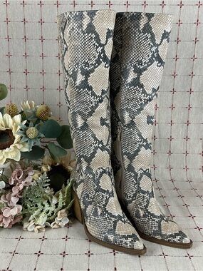 Vince Camuto Gravana Snakeskin Leather Knee High Heeled Western Style Boots 5